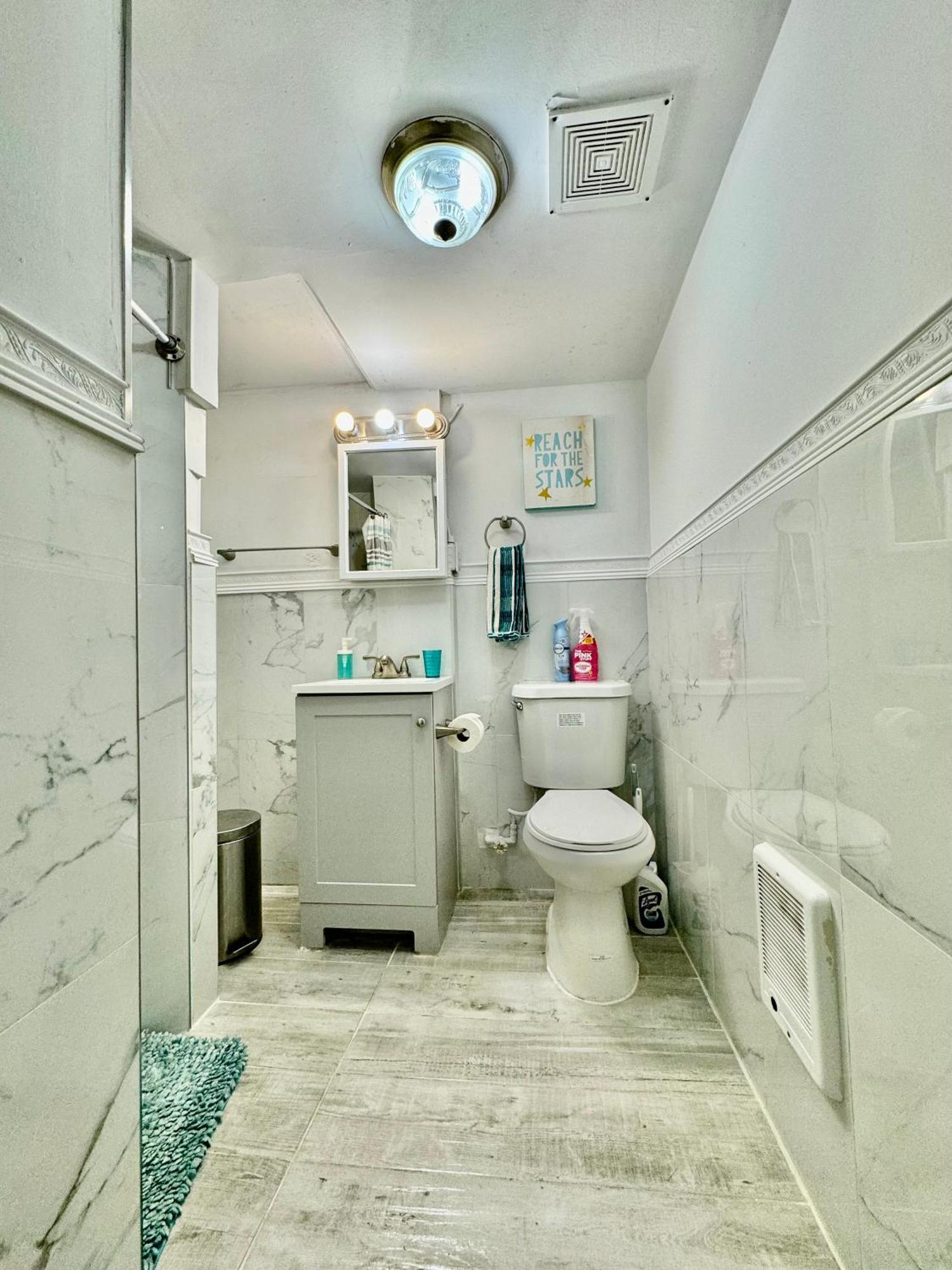 Private Room With Shared Bathrooms 10 Mins To Seatac Airport And 20 Mins To Downtown Seattle Exterior photo
