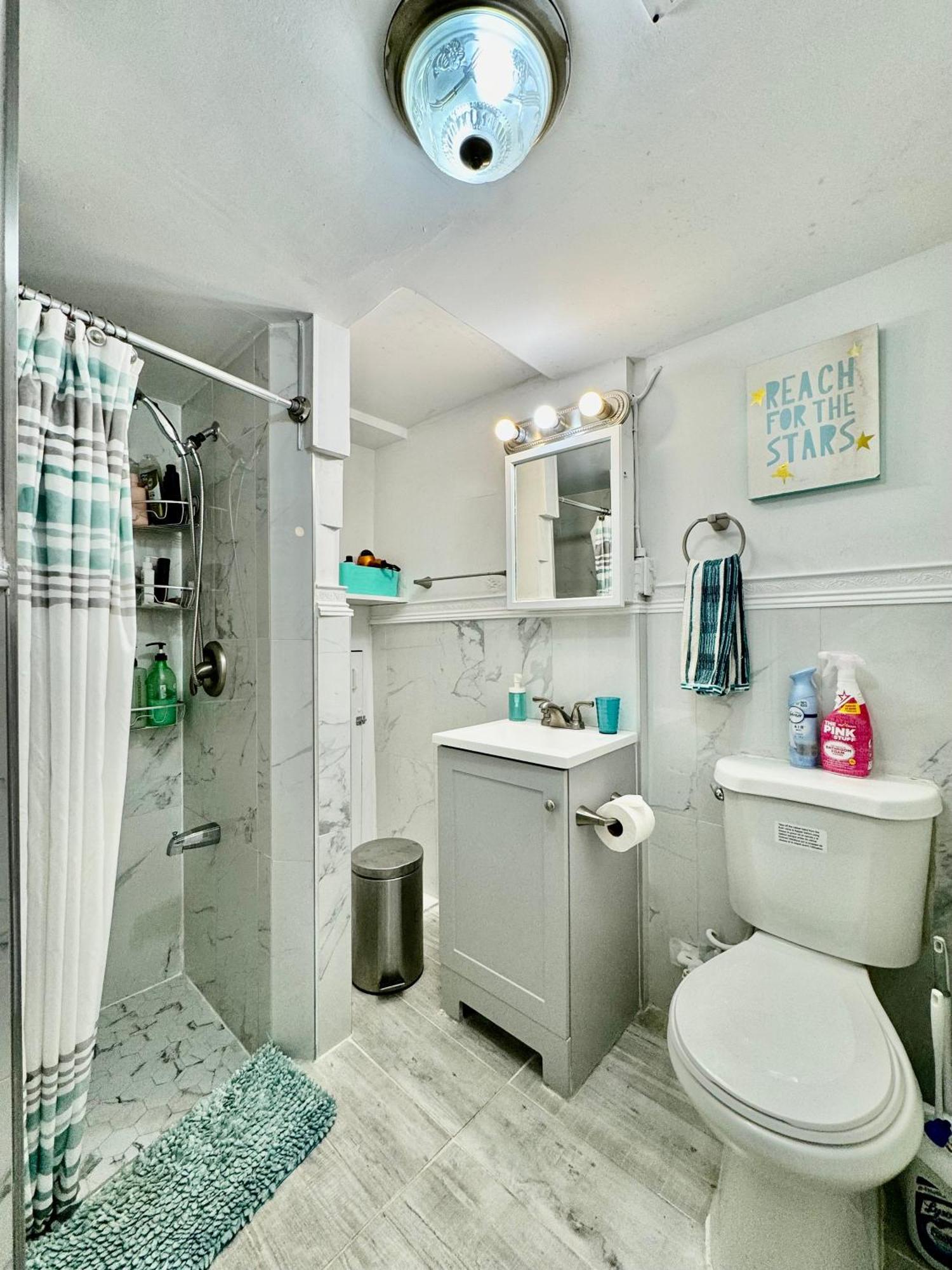 Private Room With Shared Bathrooms 10 Mins To Seatac Airport And 20 Mins To Downtown Seattle Exterior photo