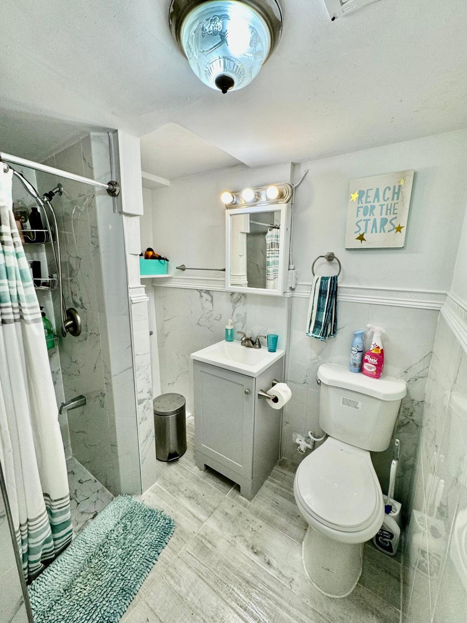 Private Room With Shared Bathrooms 10 Mins To Seatac Airport And 20 Mins To Downtown Seattle Exterior photo
